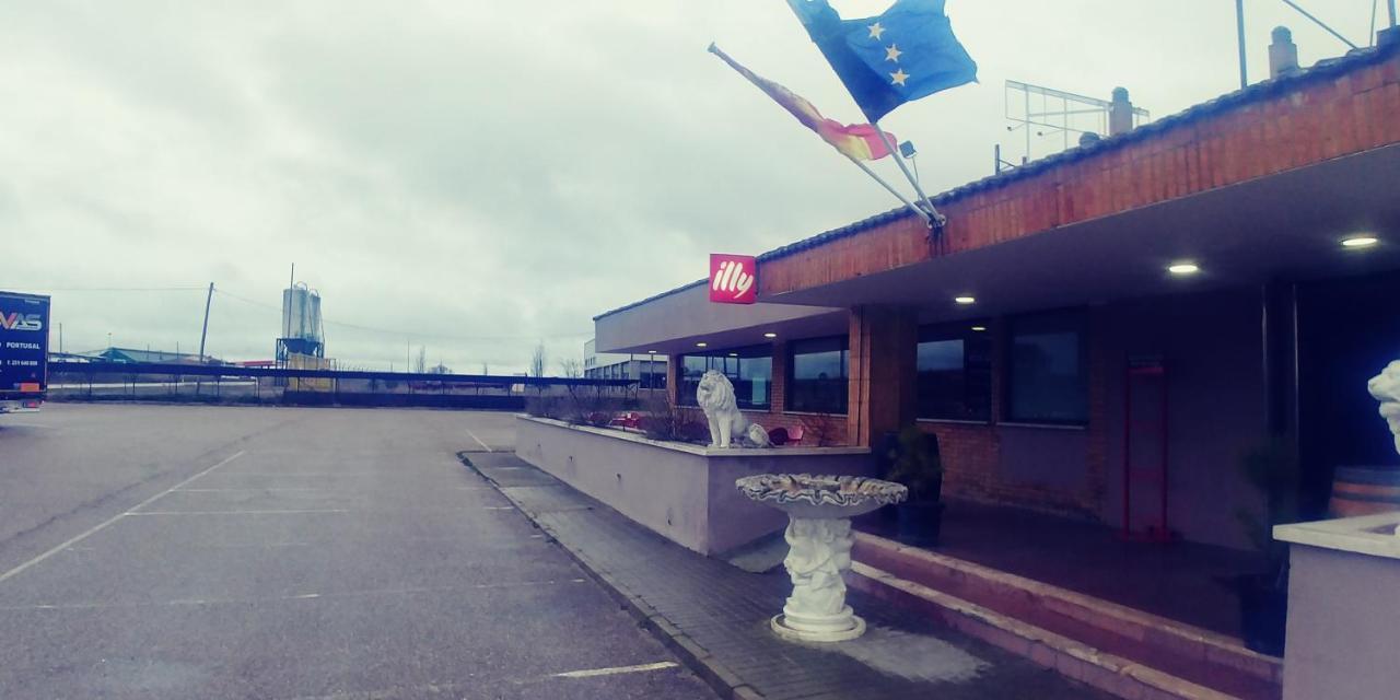 Hotel Ria De Vigo "Tierra De Campos" Becilla de Valderaduey 外观 照片